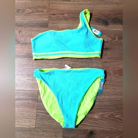 Ambrielle two-piece bikini - Picture 2 of 6